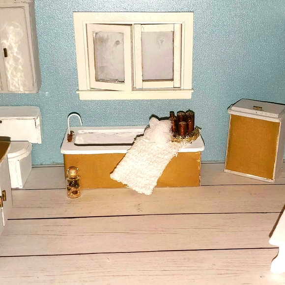 Dollhouse Miniature Furniture - Picture 1 of 10